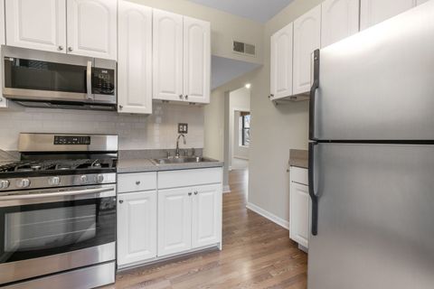 Tiny photo for 754 W California Terrace #3, Chicago, IL 60657 (MLS # 12520661)