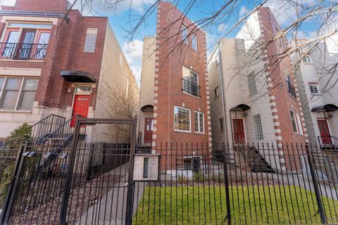 Photo of 1266 N Wood Street #1, Chicago, IL 60622 (MLS # 12576356)