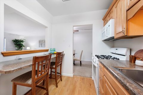 Tiny photo for 100 W Butterfield Road #101N, Elmhurst, IL 60126 (MLS # 12460012)