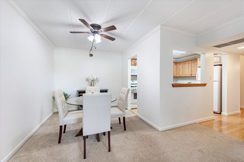 Tiny photo for 100 W Butterfield Road #101N, Elmhurst, IL 60126 (MLS # 12460012)