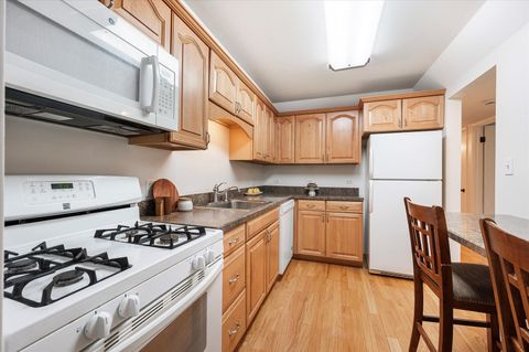 Tiny photo for 100 W Butterfield Road #101N, Elmhurst, IL 60126 (MLS # 12460012)