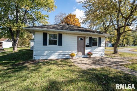Tiny photo for 1500 N 13TH Street, Herrin, IL 62948 (MLS # QC4269064)