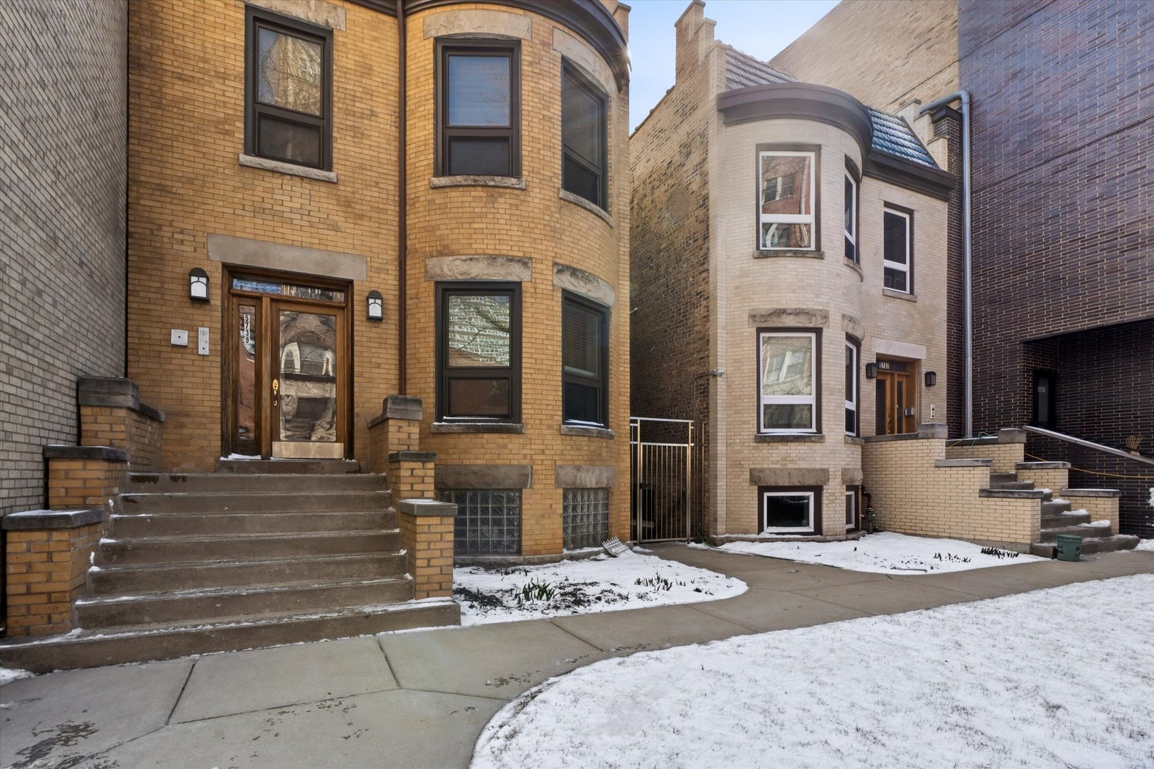 5739 N Winthrop Avenue 1