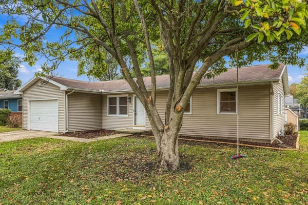 1812 STRATFORD DR, CHAMPAIGN, IL 61821 - Image 33a88dc42ea08b7ce5d3acdb0dc39dfe/3778389429