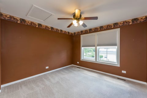 Tiny photo for 2896 Falling Waters Lane, Lindenhurst, IL 60046 (MLS # 12677785)