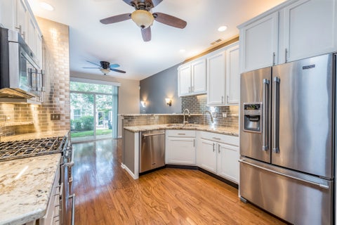 Tiny photo for 2896 Falling Waters Lane, Lindenhurst, IL 60046 (MLS # 12677785)