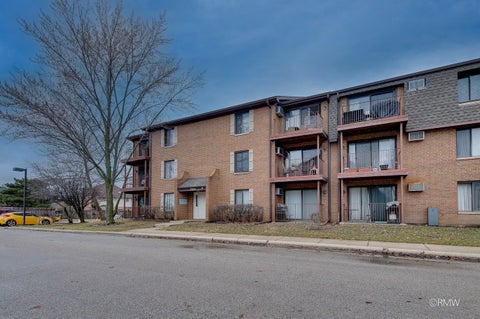 Tiny photo for 710 N Briar Hill Lane #5, Addison, IL 60101 (MLS # 12687597)