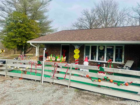 Photo of 2403 E main Street, WestFrank, IL 62896 (MLS # 100000127)