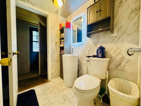 Tiny photo for 2403 E main Street, West Frankfort, IL 62896 (MLS # 100000127)