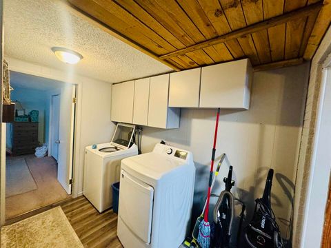 Tiny photo for 2403 E main Street, West Frankfort, IL 62896 (MLS # 100000127)