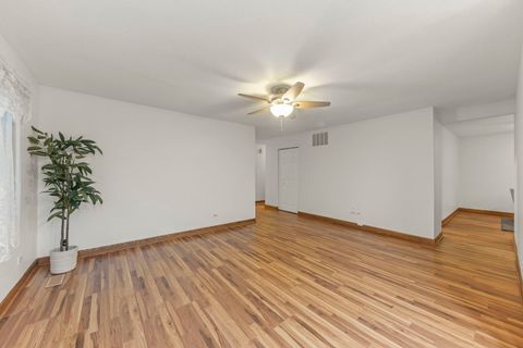 Tiny photo for 2355 Sunnydale Drive, Woodridge, IL 60517 (MLS # 12602595)