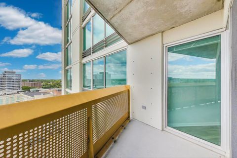 Tiny photo for 1720 Maple Avenue #1360, Evanston, IL 60201 (MLS # 12461311)