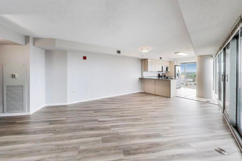 Tiny photo for 1720 Maple Avenue #1360, Evanston, IL 60201 (MLS # 12461311)
