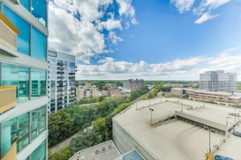 Tiny photo for 1720 Maple Avenue #1360, Evanston, IL 60201 (MLS # 12461311)