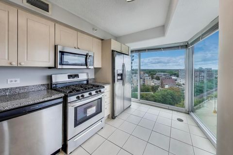 Tiny photo for 1720 Maple Avenue #1360, Evanston, IL 60201 (MLS # 12461311)