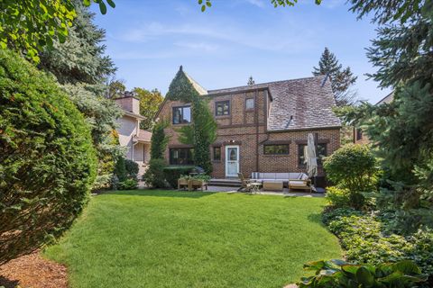 Tiny photo for 6612 N Ramona Avenue, Lincolnwood, IL 60712 (MLS # 12473398)