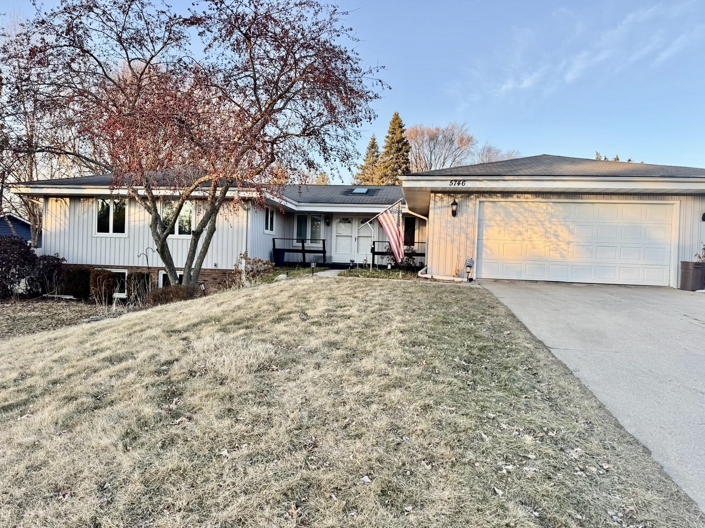 5746 BERWICK Place