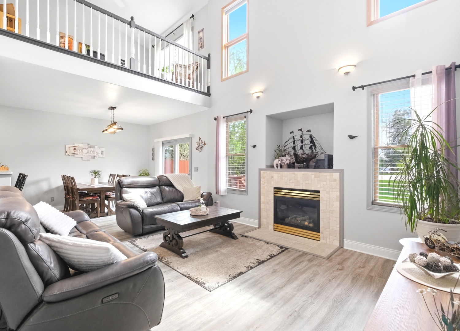 1462 Ridge Drive
