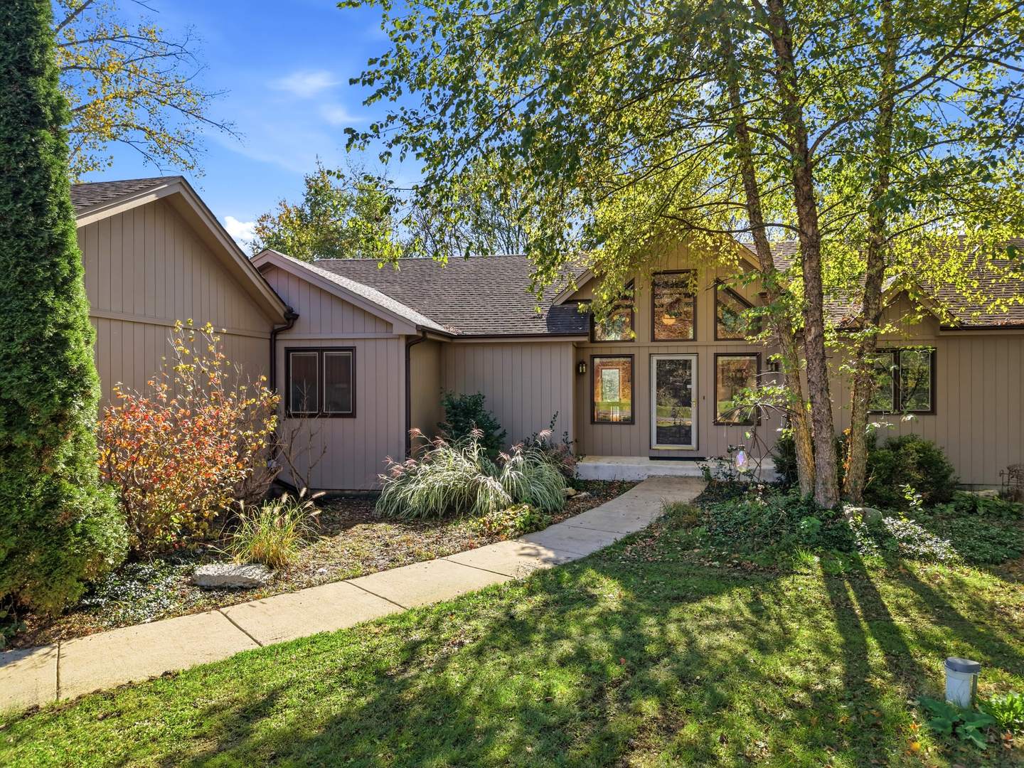38W201 HAWKINS Lane