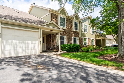 Photo of 233 Blossom Court #233, Buffalo Grove, IL 60089 (MLS # 12690861)