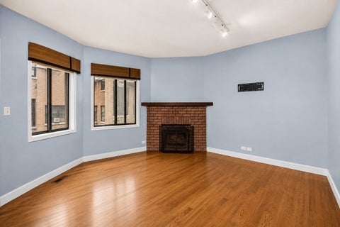 Tiny photo for 810 W Lakeside Place #107, Chicago, IL 60640 (MLS # 12753511)