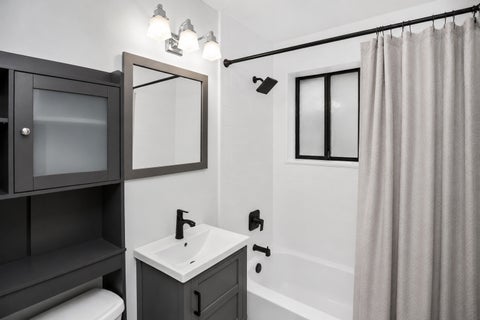 Tiny photo for 810 W Lakeside Place #107, Chicago, IL 60640 (MLS # 12753511)