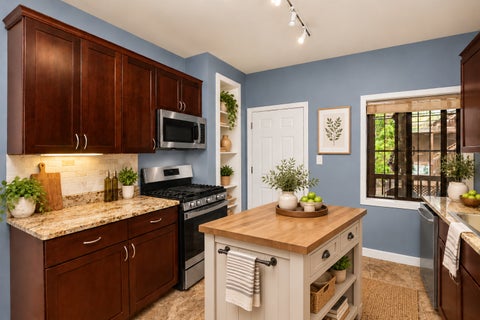 Tiny photo for 810 W Lakeside Place #107, Chicago, IL 60640 (MLS # 12753511)