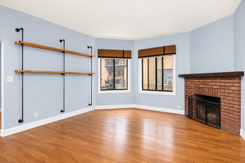 Tiny photo for 810 W Lakeside Place #107, Chicago, IL 60640 (MLS # 12753511)