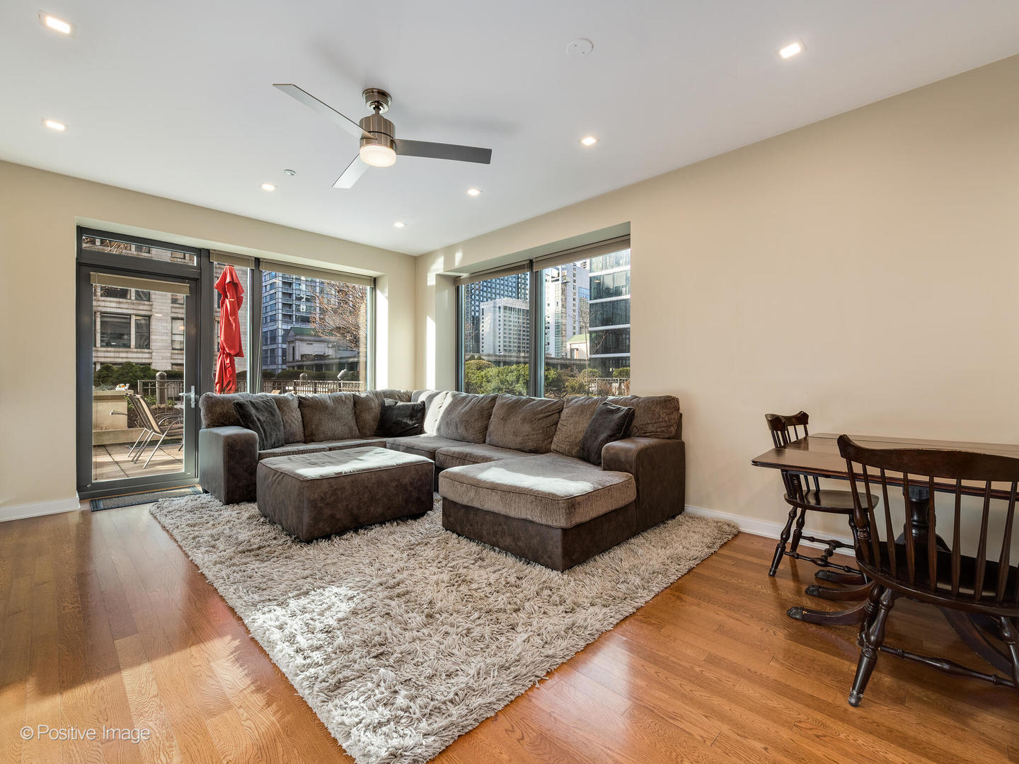 130 N Garland Court 902