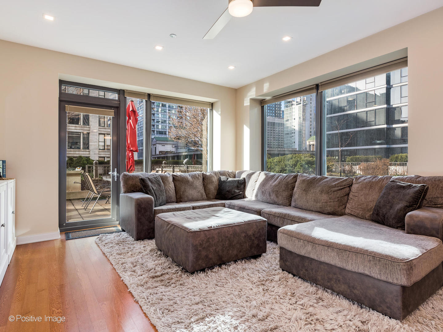 130 N Garland Court 902