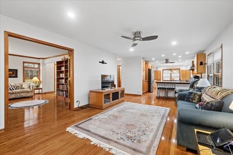 Tiny photo for 602 Birch Lane, Fox River Grove, IL 60021 (MLS # 12603918)