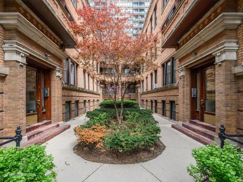 Photo of 2745 N Hampden Court #1E, Chicago, IL 60614 (MLS # 12626369)