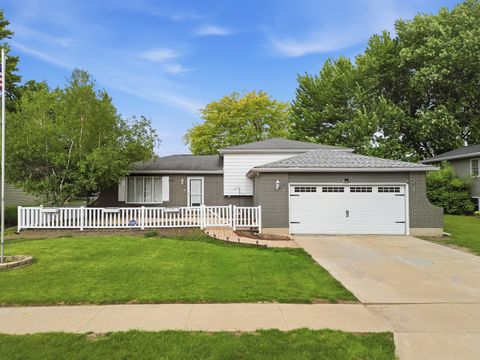 Photo of 1905 20th Avenue, Sterling, IL 61081 (MLS # 12654694)
