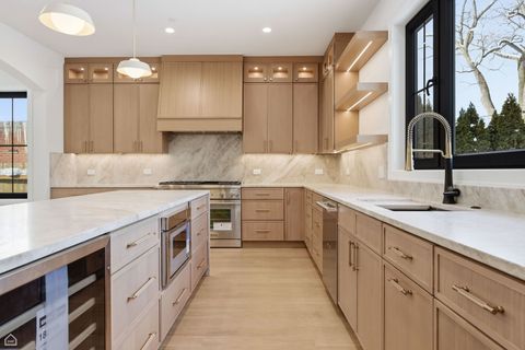 Tiny photo for 1100 Lois Avenue, Park Ridge, IL 60068 (MLS # 12612160)