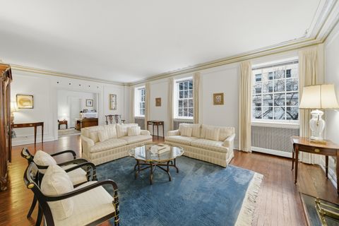 Tiny photo for 232 E Walton Place #3E, Chicago, IL 60611 (MLS # 12559408)