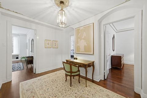 Tiny photo for 232 E Walton Place #3E, Chicago, IL 60611 (MLS # 12559408)