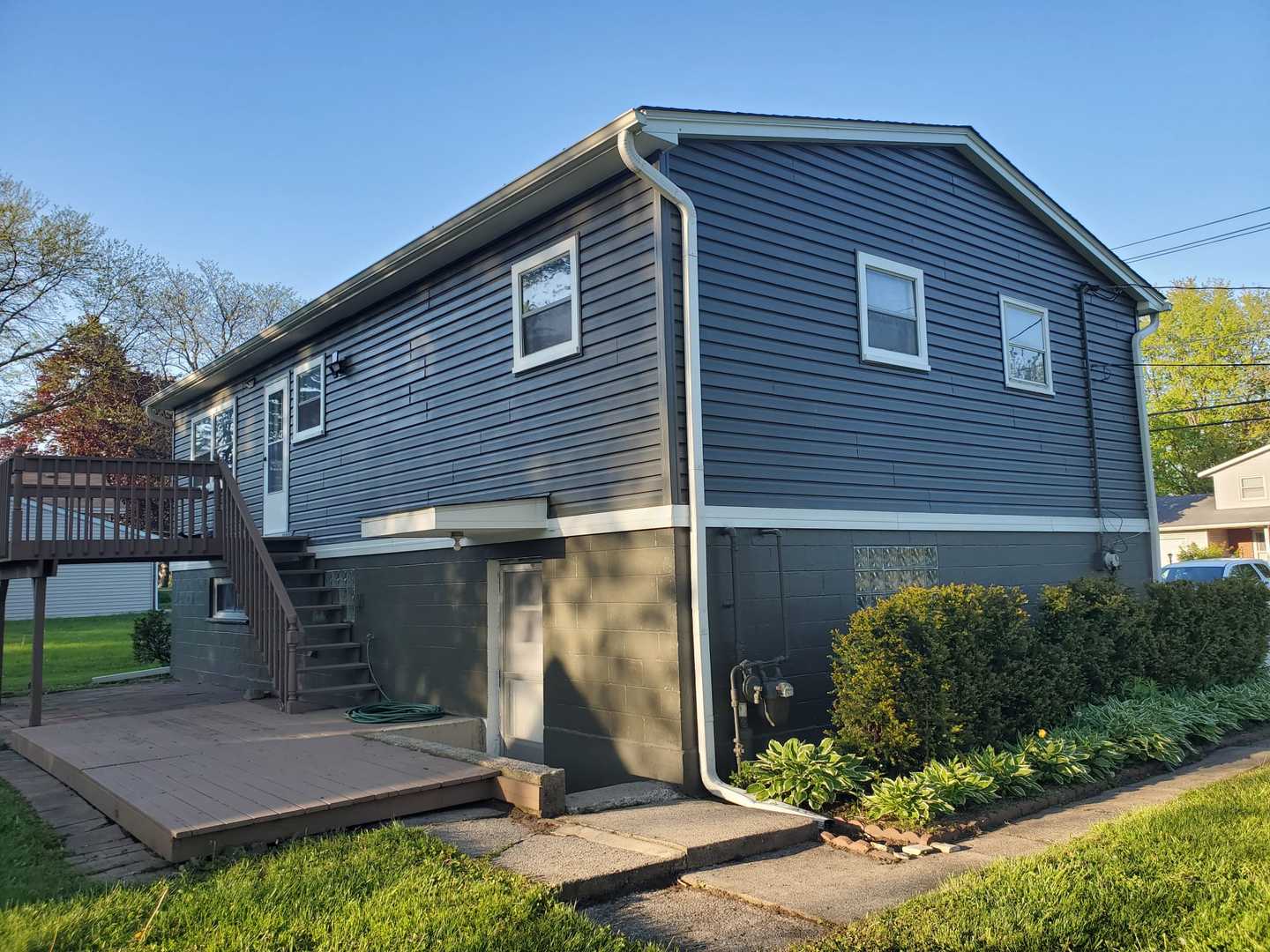 Properties 1 1048 Belle Plaine Avenue