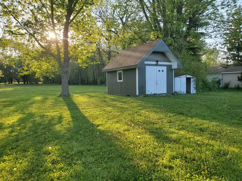 Tiny photo for 1048 Belle Plaine Avenue, Gurnee, IL 60031 (MLS # 12638153)