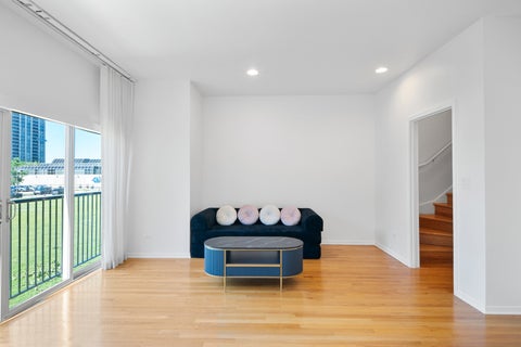 Tiny photo for 338 E 25th Place, Chicago, IL 60616 (MLS # 12685056)