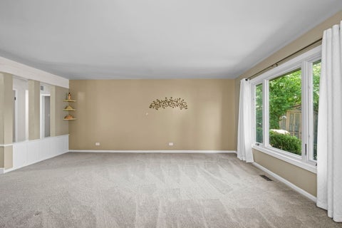 Tiny photo for 190 S Circle Avenue, Bloomingdale, IL 60108 (MLS # 12687065)