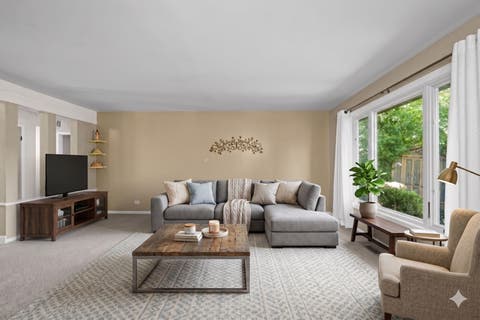 Tiny photo for 190 S Circle Avenue, Bloomingdale, IL 60108 (MLS # 12687065)