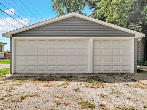 Tiny photo for 18301 Chicago Avenue, Lansing, IL 60438 (MLS # 12438369)