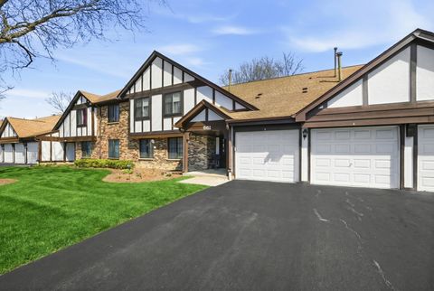 Photo of 551 CUMBERLAND Trail #C, Roselle, IL 60172 (MLS # 12619254)