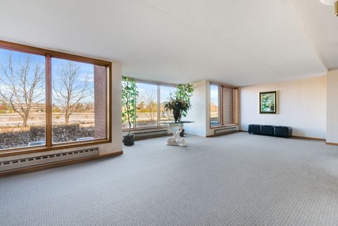 Tiny photo for 1S045 Spring Road #1D, Oakbrook Terrace, IL 60181 (MLS # 12536272)