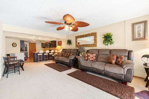 Tiny photo for 1S045 Spring Road #1D, Oakbrook Terrace, IL 60181 (MLS # 12536272)