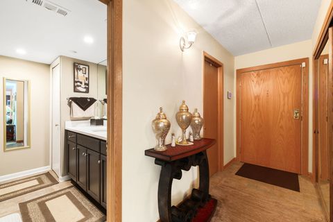 Tiny photo for 1S045 Spring Road #1D, Oakbrook Terrace, IL 60181 (MLS # 12536272)