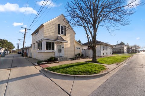 Tiny photo for 719 N 14th Avenue, Melrose Park, IL 60160 (MLS # 12607079)