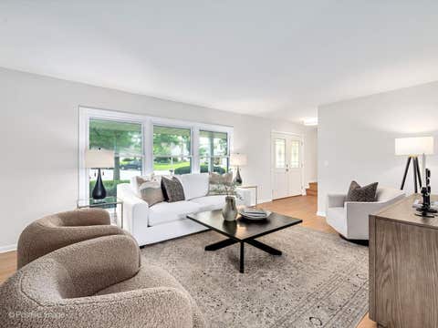 Tiny photo for 1139 Hampshire Court, Schaumburg, IL 60193 (MLS # 12737290)