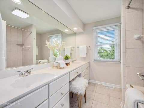Tiny photo for 1139 Hampshire Court, Schaumburg, IL 60193 (MLS # 12737290)