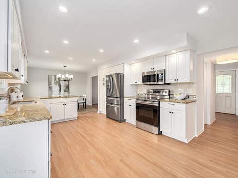 Tiny photo for 1139 Hampshire Court, Schaumburg, IL 60193 (MLS # 12737290)